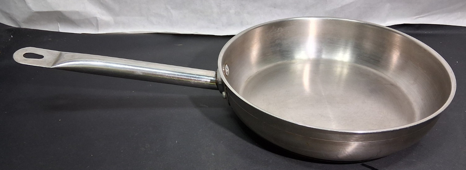 Tabletop Unlimited 18/10 Stainless Steel Frying Pan Copper Bottom 9.75″ Wide