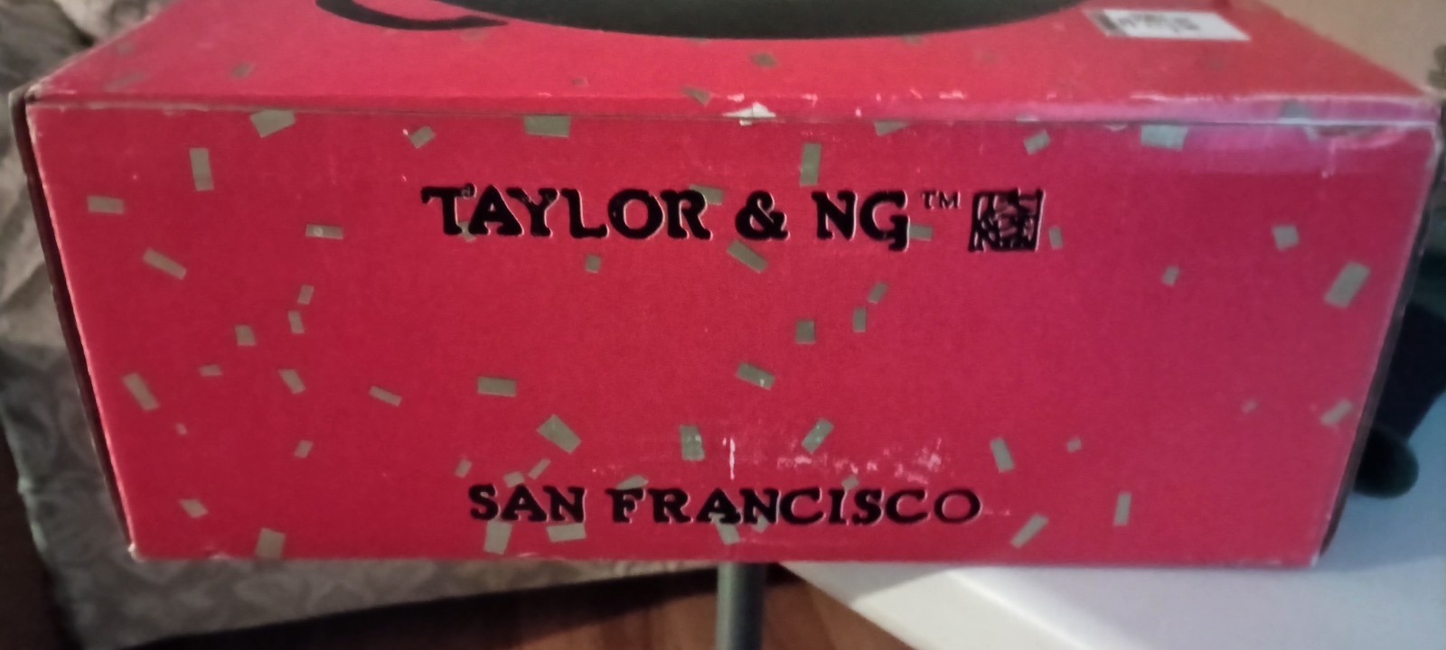 Taylor & Ng Classic Wok , 15″ flat bottom, Carbon Steel (wooden handle)