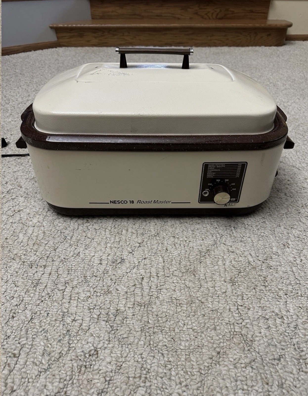 Vintage Nesco 18-Quart RoastMaster Roaster Oven w/ Rack And Divider Pans