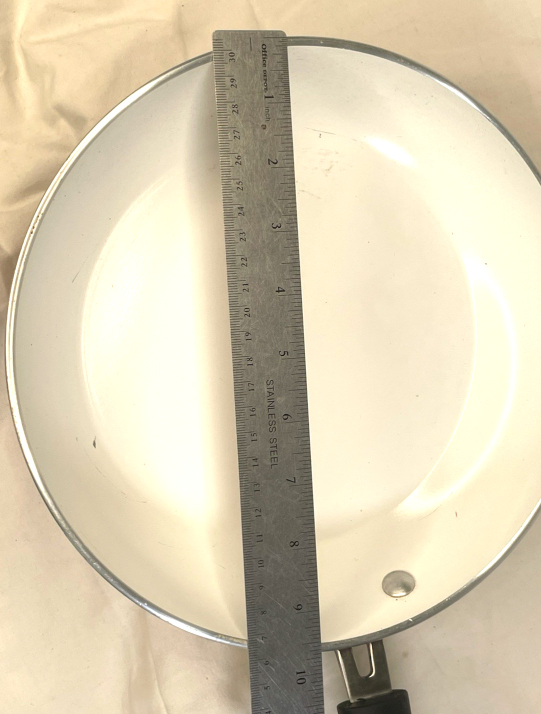 Cuisinart Skillet 10″ Non Stick White & Red – Model# 5922-24R Pan