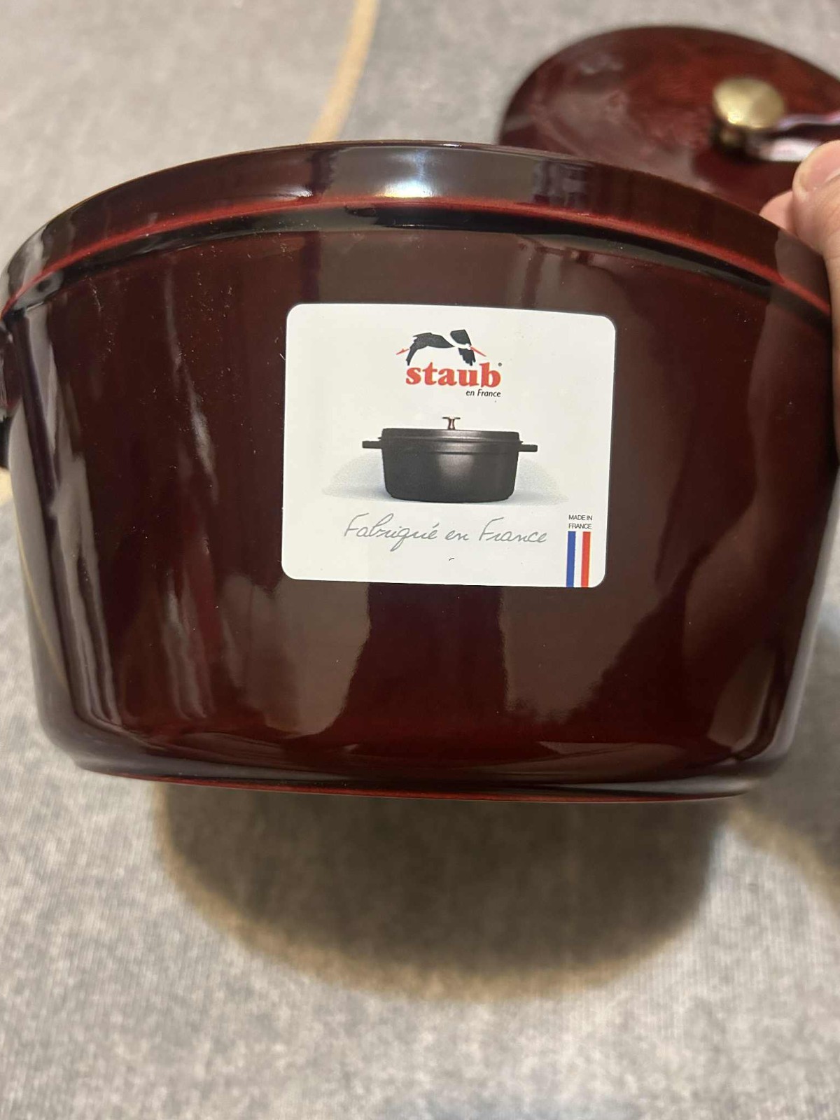 Staub Dragon Cocotte 24cm (with Bring your love to the table)