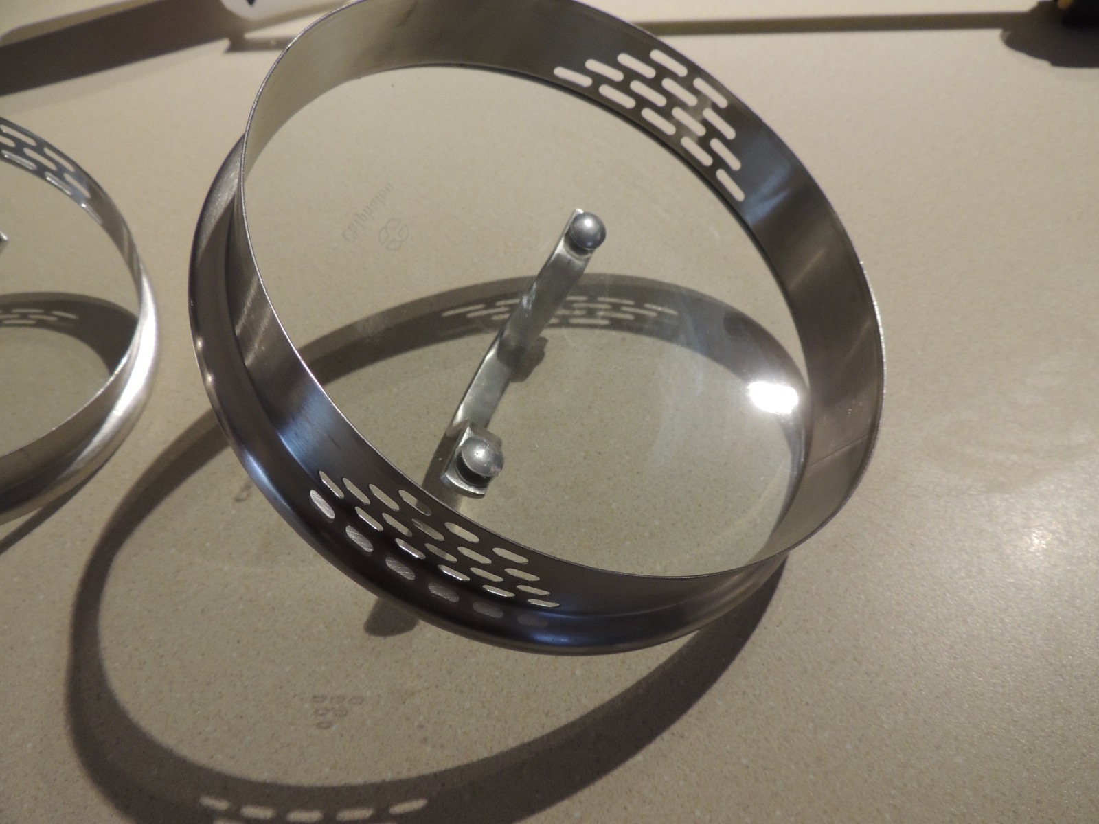 2x Calphalon STRAINER Saucepan lids. Pan diameter 5-1/4″ and 6-1/4″, unused.