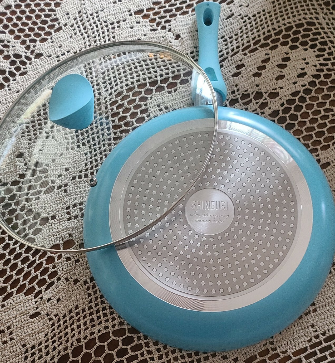 Shineuri ~ 11″ Fry Pan ~ Powder Blue ~ Aluminum ~ Non Stick Frying Pan ~ W/Lid