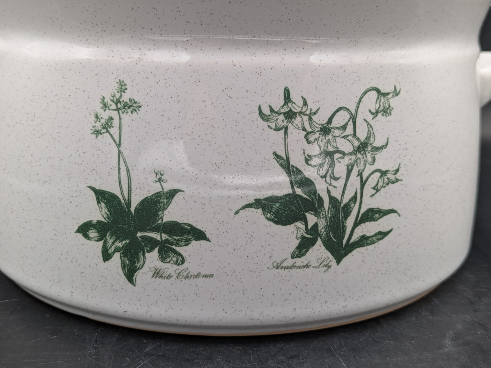 Noritake Stoneware Green Mountain Flowers 8343 Bean Pot 8″ x 6″