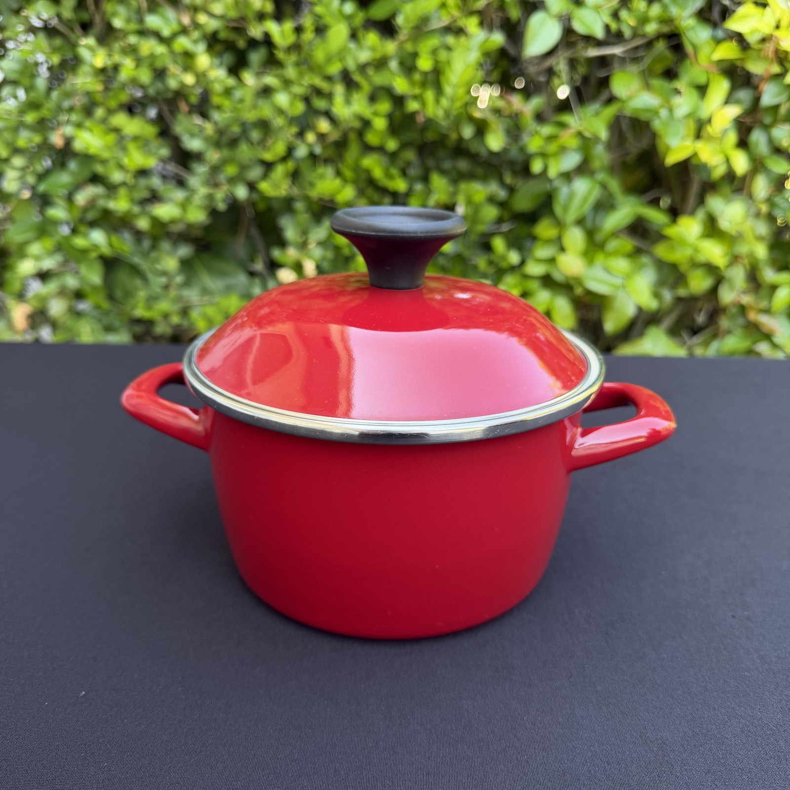 Metalac Cookware Red Enamel Casserole Pot 2 QT Round 7″ W/Lid Made in Serbia
