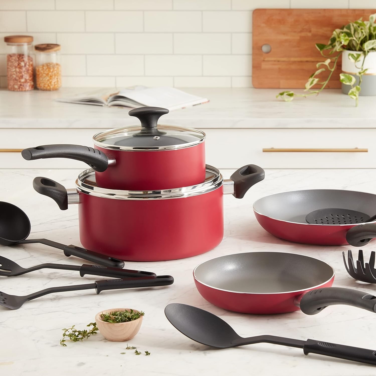 12 Piece Nonstick Cookware Set with Utensils – Compatible with All Stoves – Red