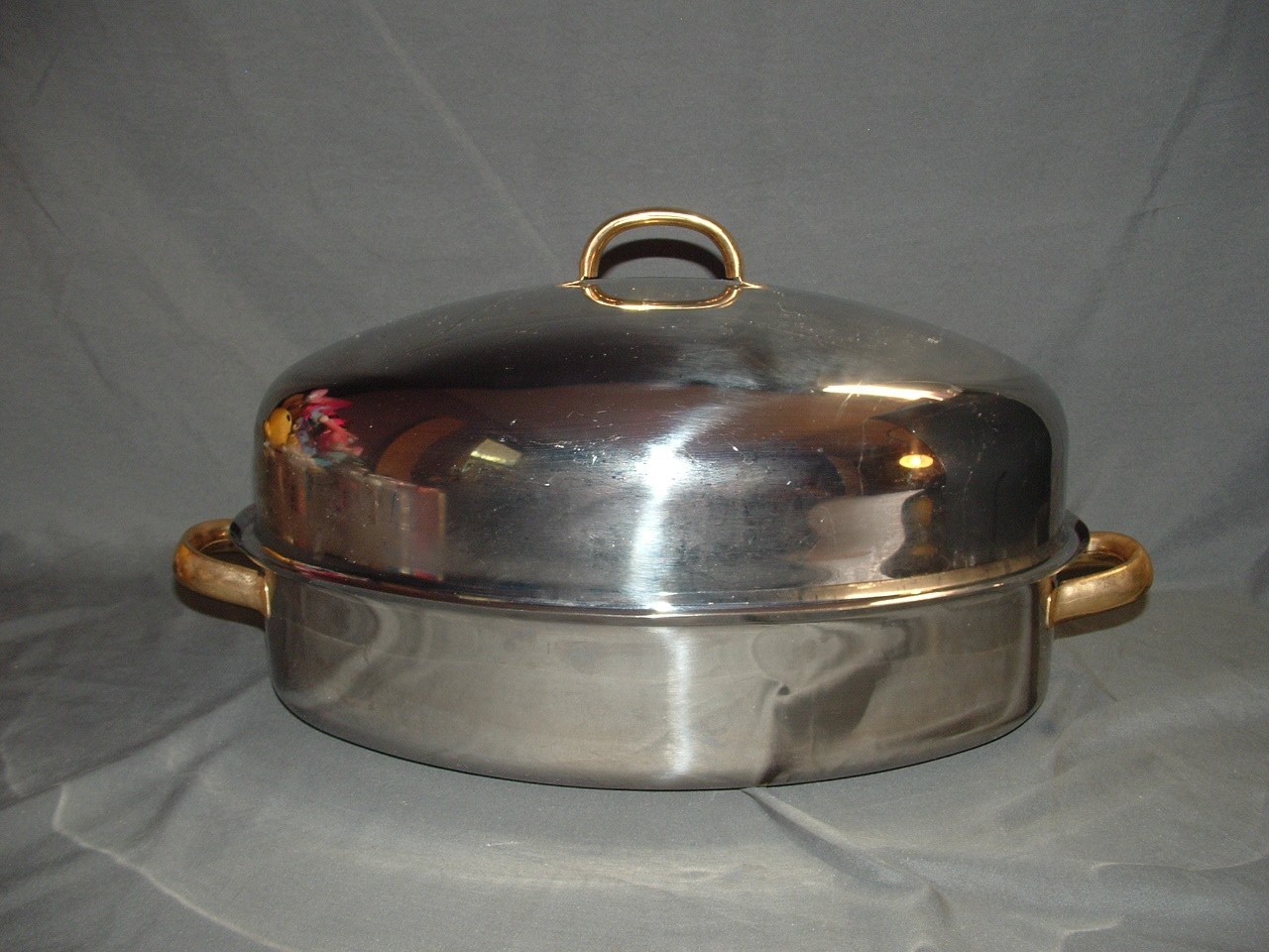 16.5″ Command Performance Gold 18/10 3 Ply Stainless Steel Oval Roasting Pan
