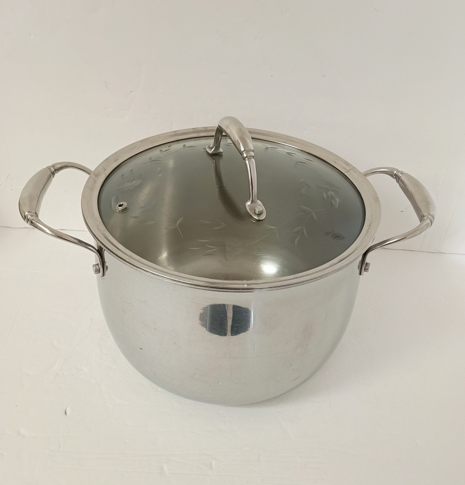 Princess House Heritage Tri-Ply Stainless Steel 8 qt Bell Shape Stockpot W/Lid.