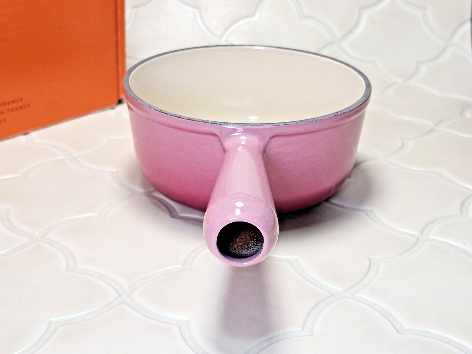 Le Creuset Ombre Pink Saucepan 16cm Cast Iron w/ Lid Display Only Enamel Damage
