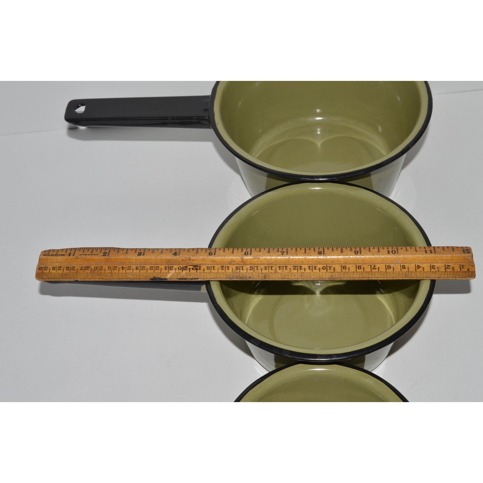 Vintage Set of 3 Avocado Green Enamel Saucepan, 1970s Kitchen, Metal Saucepans