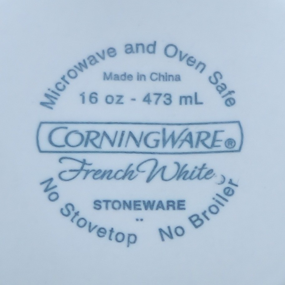 CorningWare French White 16 oz Round Fluted Stoneware Dish with Lid