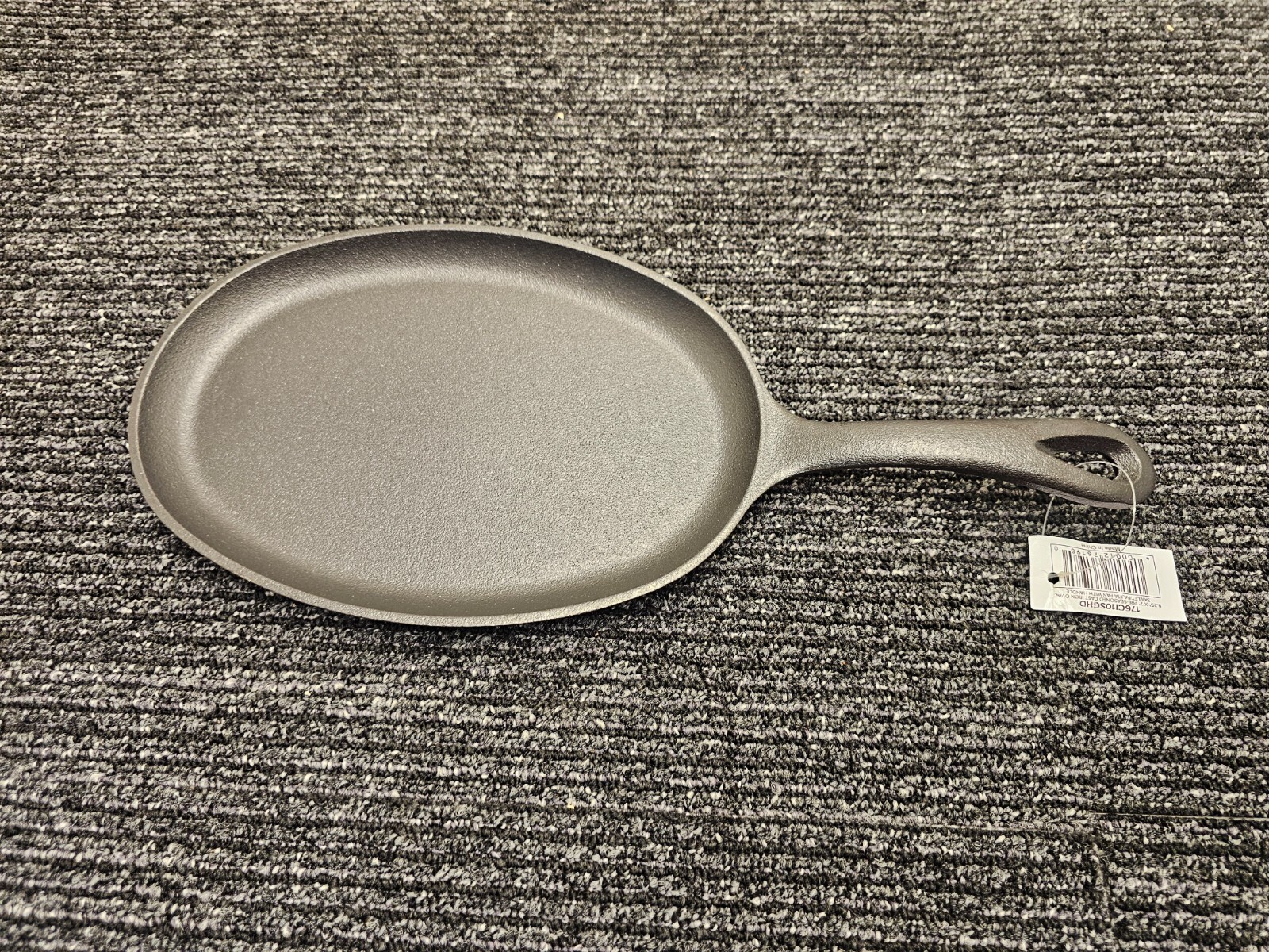 Choice 9.25″ x 7″ Oval Pre-Seasoned Cast Iron Fajita Skillet Handle 176CI10SGHD