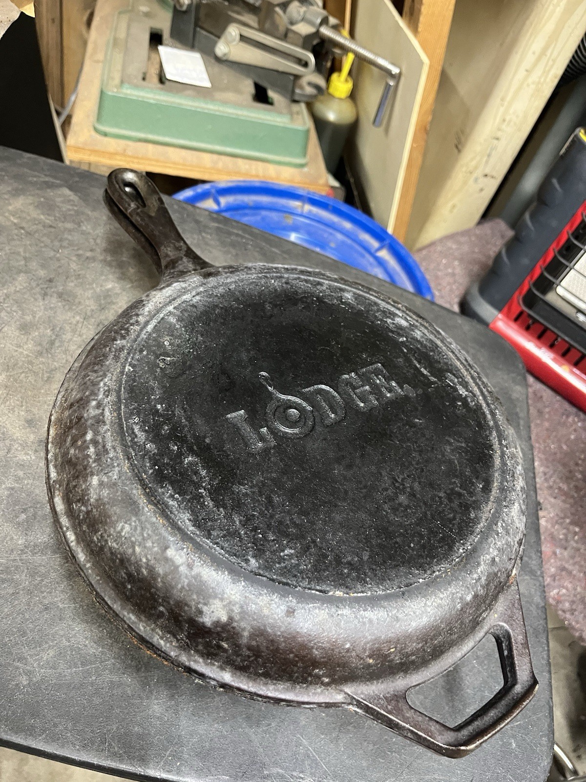 Lodge LCC3 Skillet/Griddle, With Lid, Seasoned Cast Iron, 9-3/4-In.