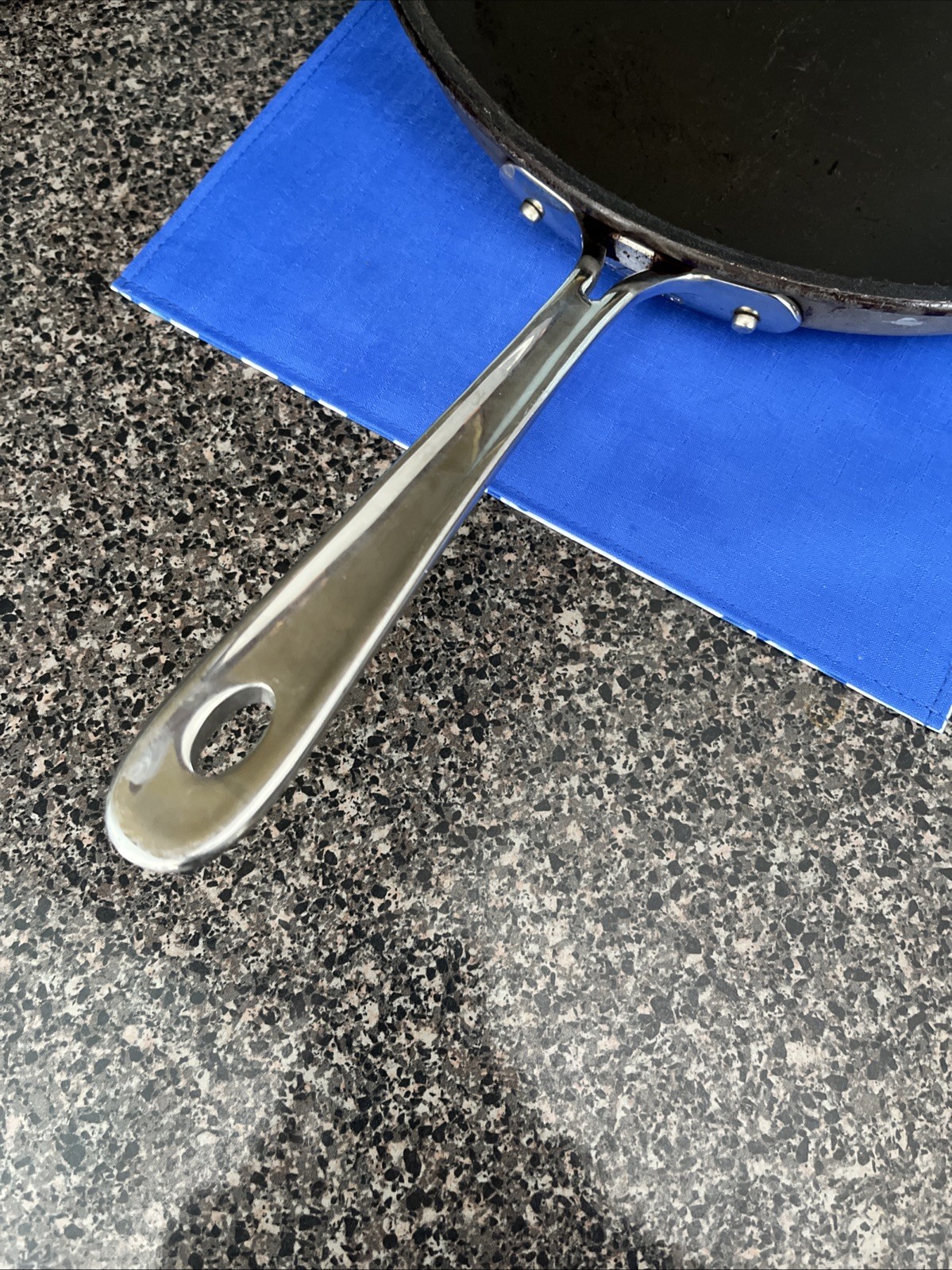 All-Clad HA1 Hard Anodized Nonstick PFOA Free 12″ Frying Pan Sturdy