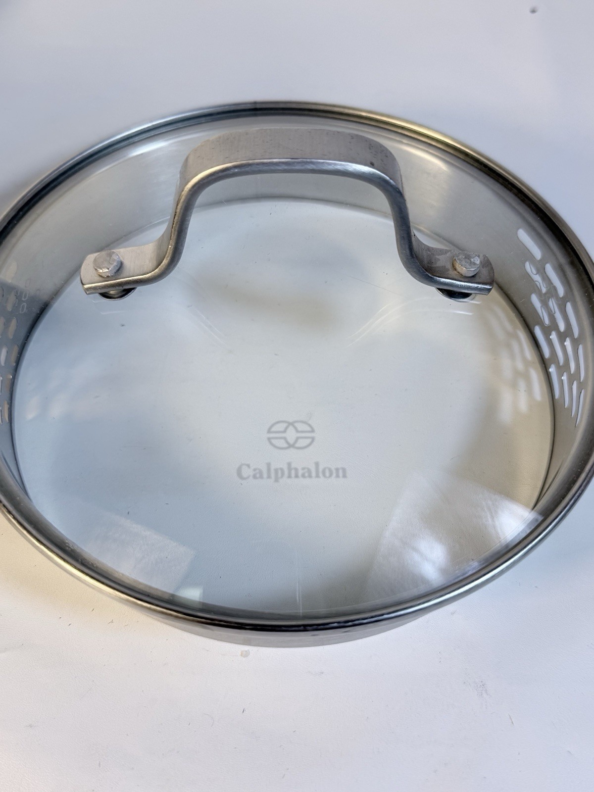 Calphalon Classic 2.5 Qt Hard Anodized and Enamel Saucepan Gray 87025 With Lid