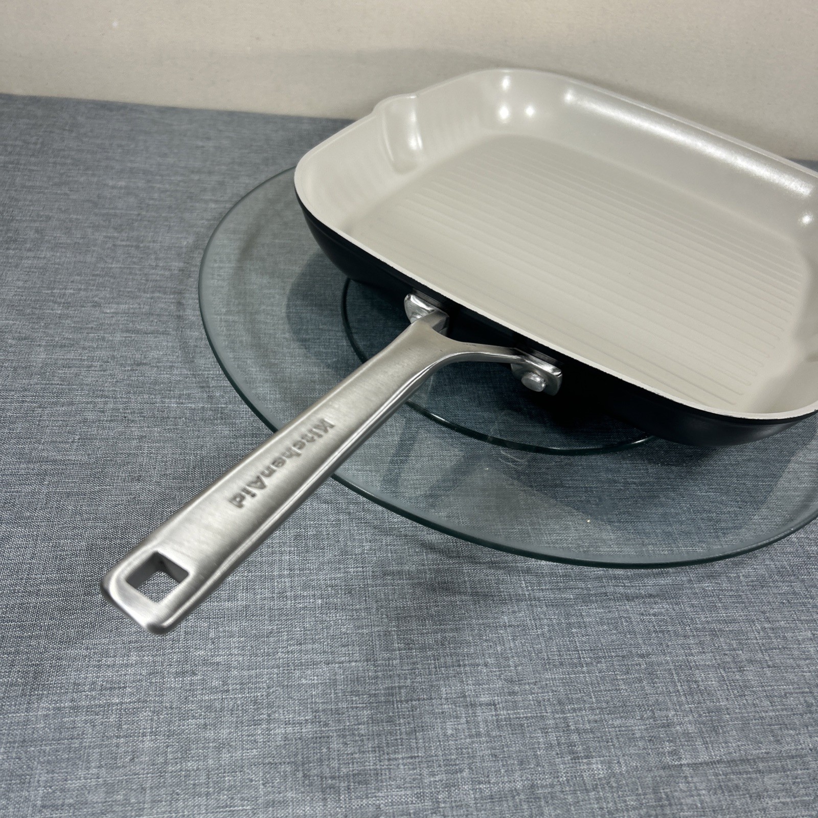 KitchenAid Grill Pan Spouts 11.25” Premium Hard Anodized Nonstick Ivory & Black