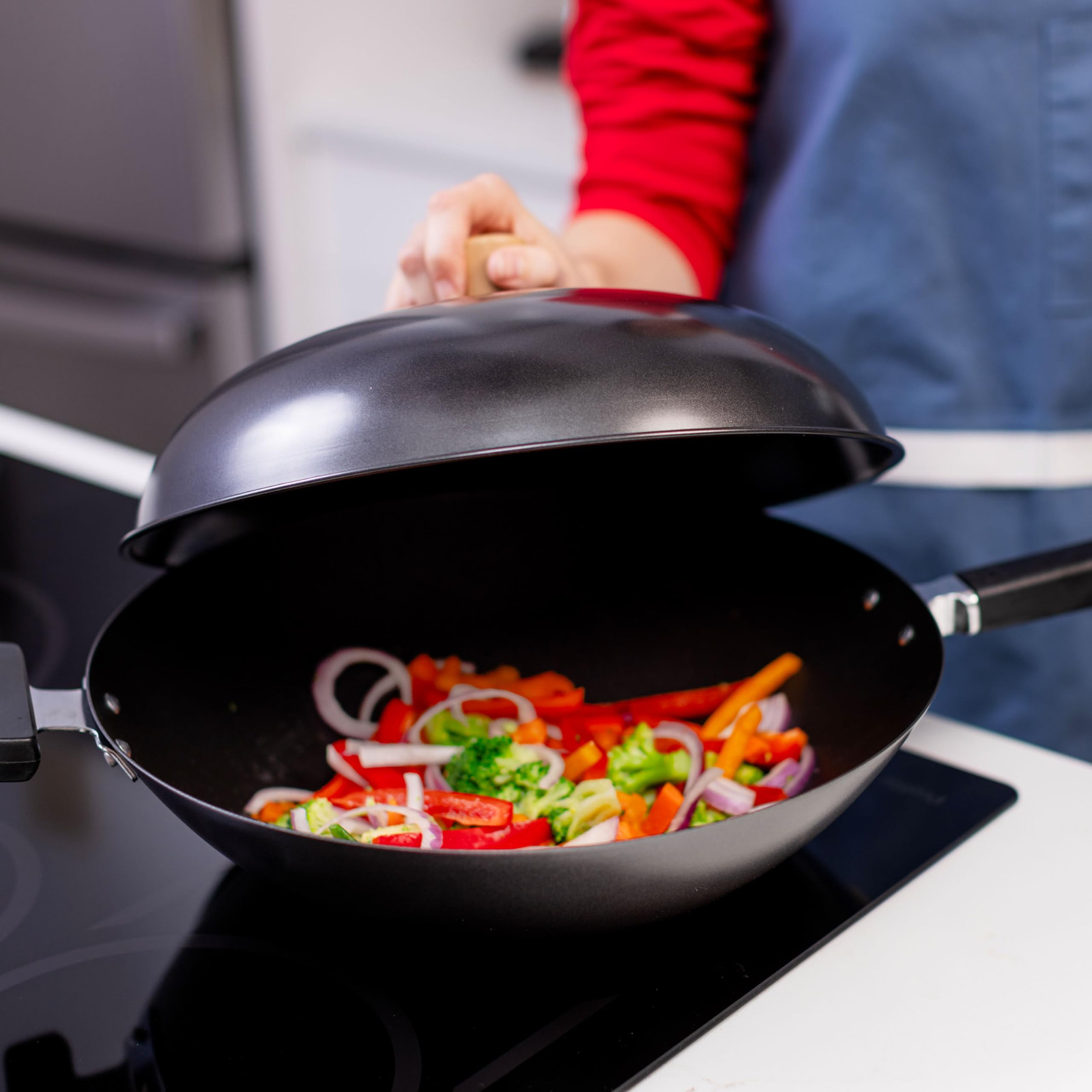 31-0066 13.5-Inch Nonstick Steel Dome Lid for 14-Inch Wok Black