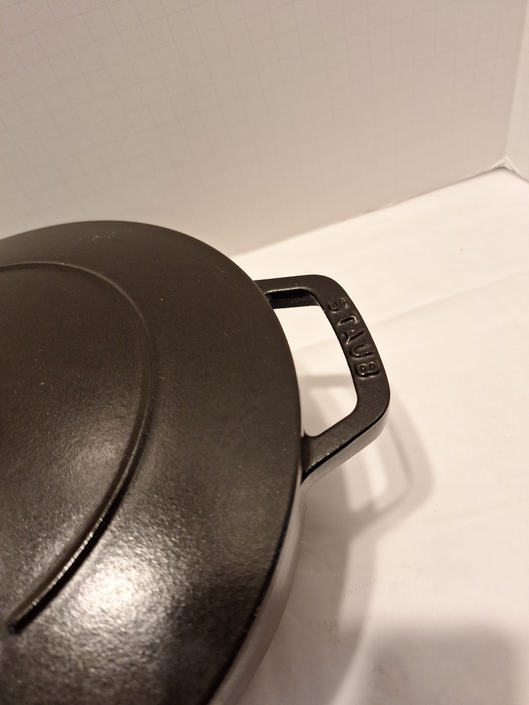 STAUB 24cm/3.75-Qt Essential French Oven Matte Black France Read Desc See Pics