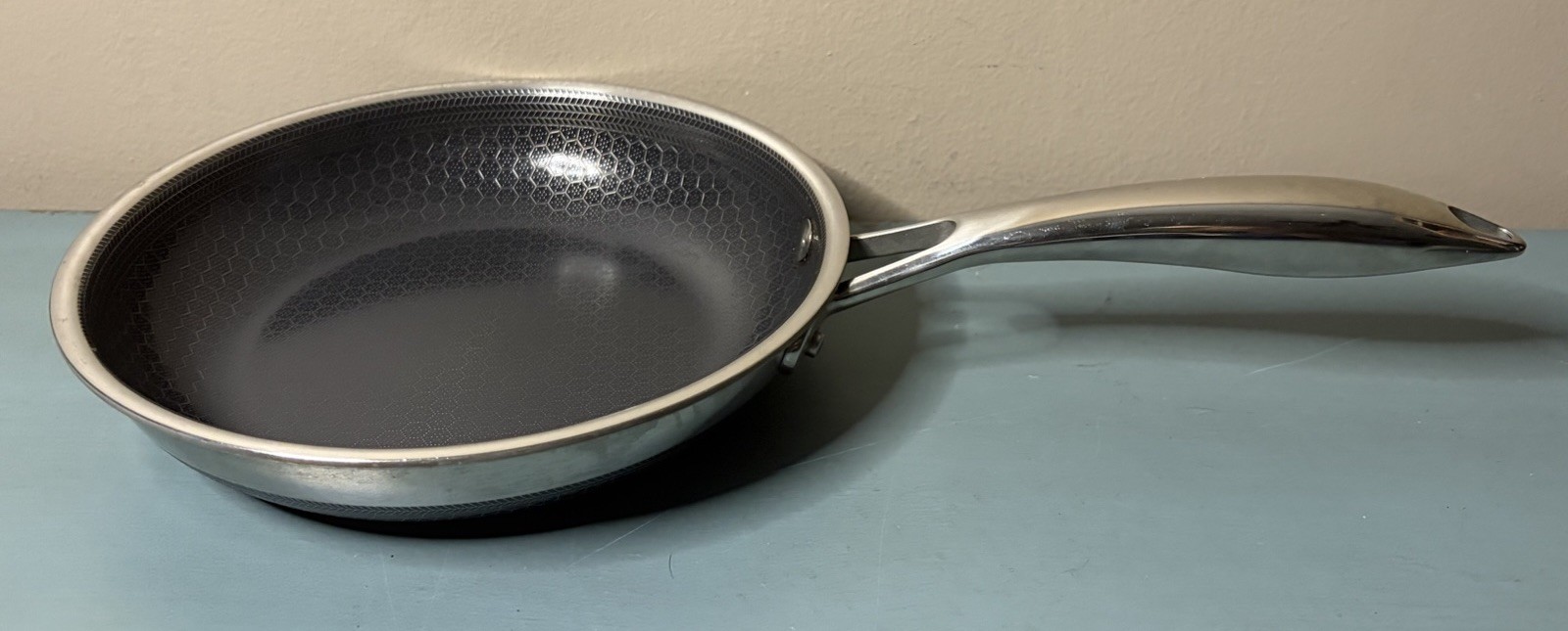 HEXCLAD 8″ Frying Pan Hybrid Stainless Steel Non-Stick Fry Pan (A10)