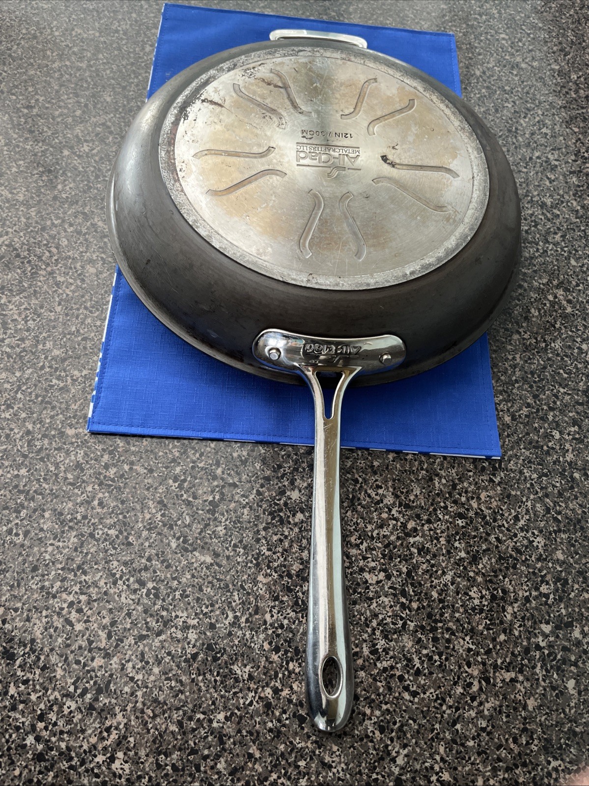 All-Clad HA1 Hard Anodized Nonstick PFOA Free 12″ Frying Pan Sturdy