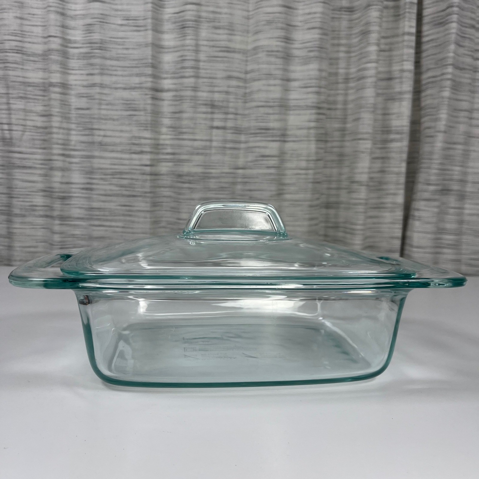 Pyrex 2 Quart Clear Glass Casserole Dish with Lid Rectangular Baker 1.9L USA