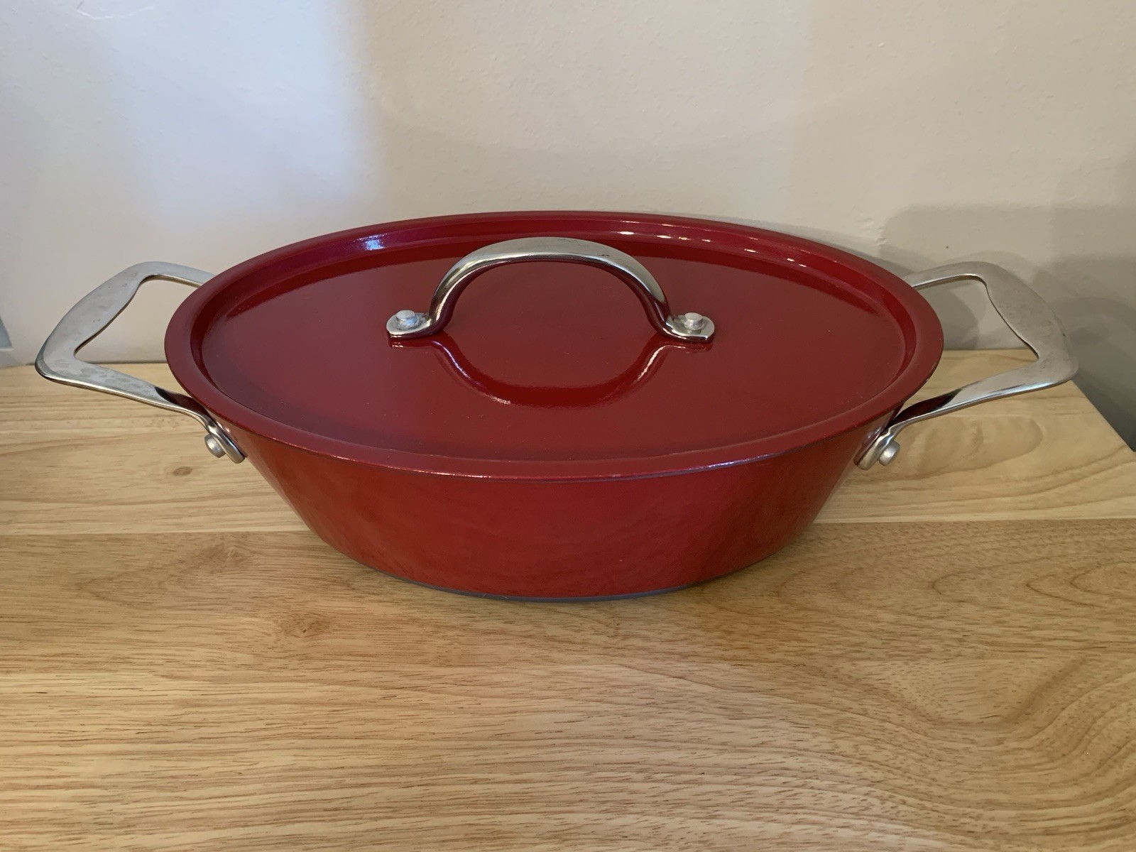 Technique Hard-Anodized Nonstick 3 Qt Oval Pan with Handles and Lid-Red-New