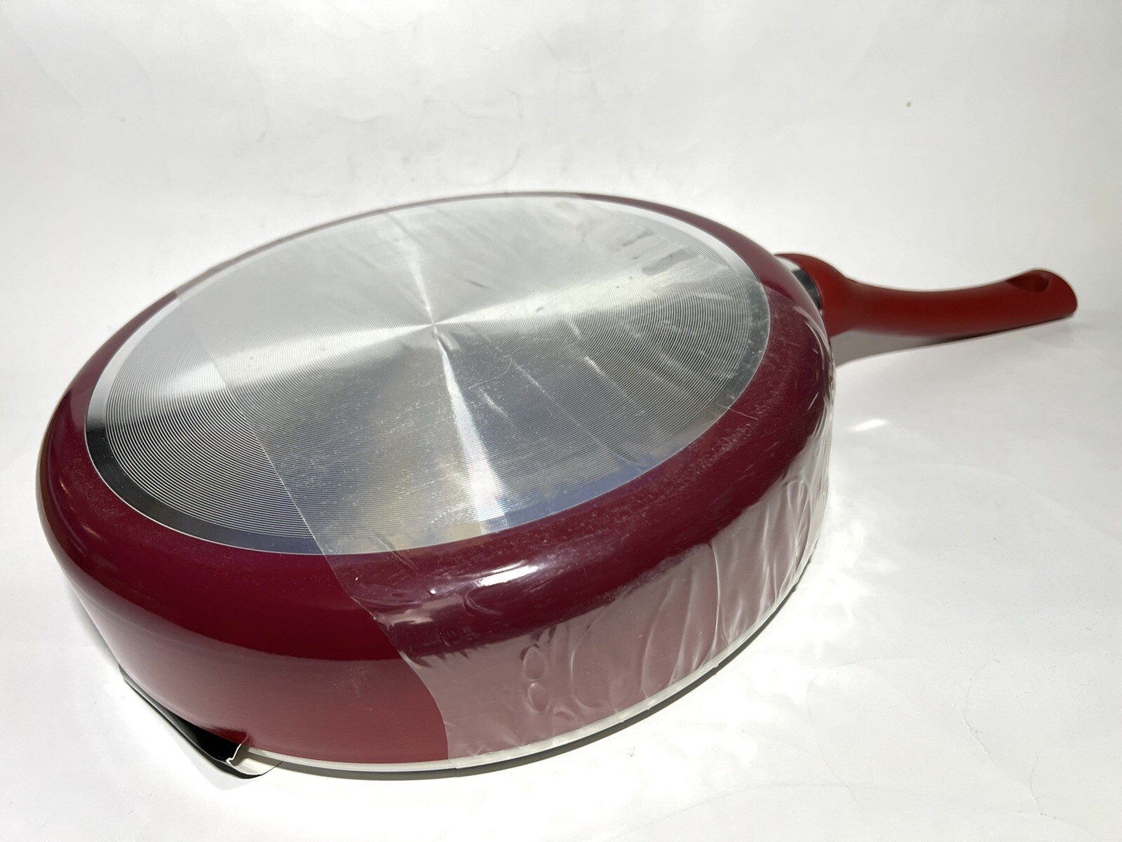 Mainstays 4-Quart Ceramic Jumbo Cooker with Glass Lid PTFE & PFOA Free Ombre Red