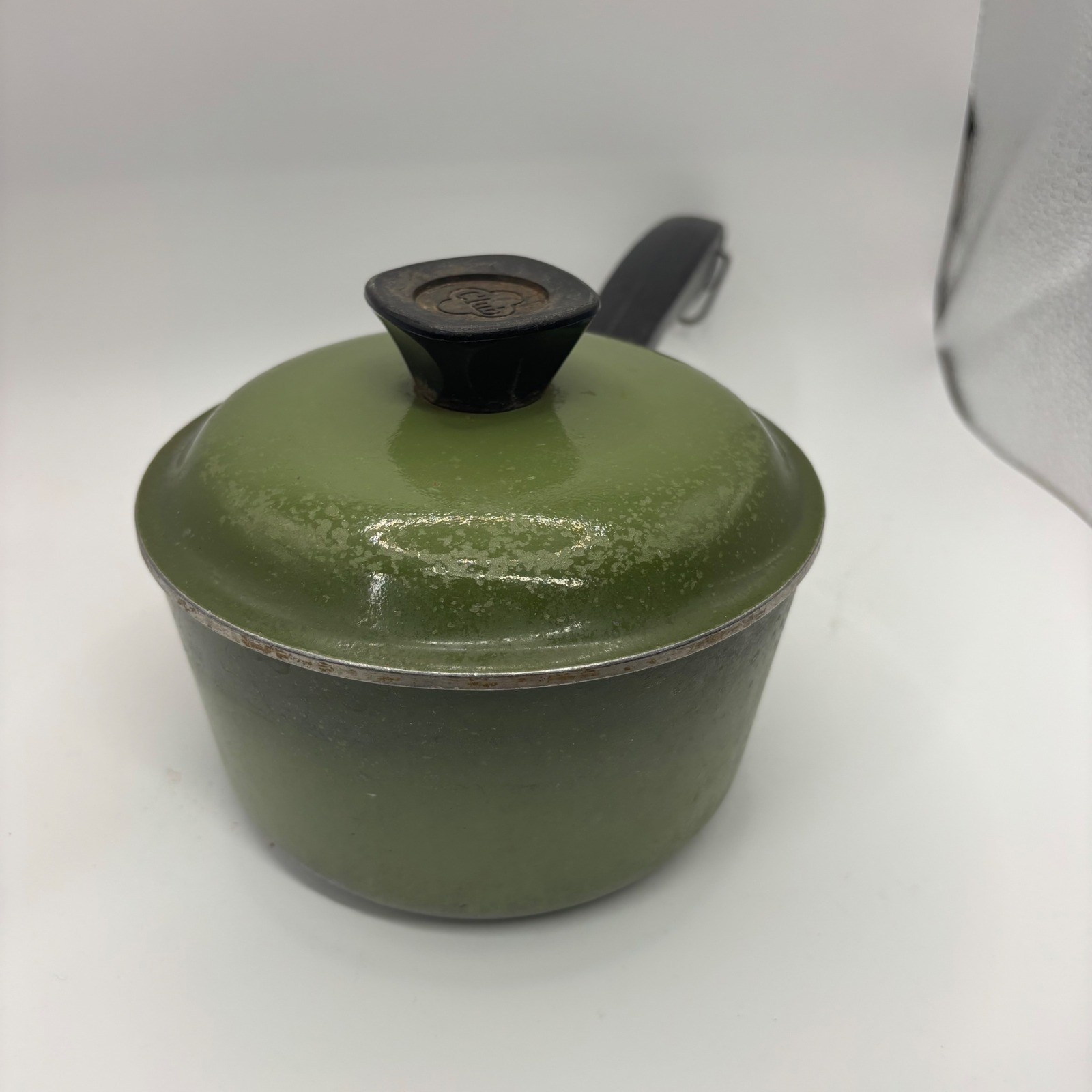 Vintage Club Aluminum Avocado Green 1 Quart Saucepan with Lid Mid Century 5.75