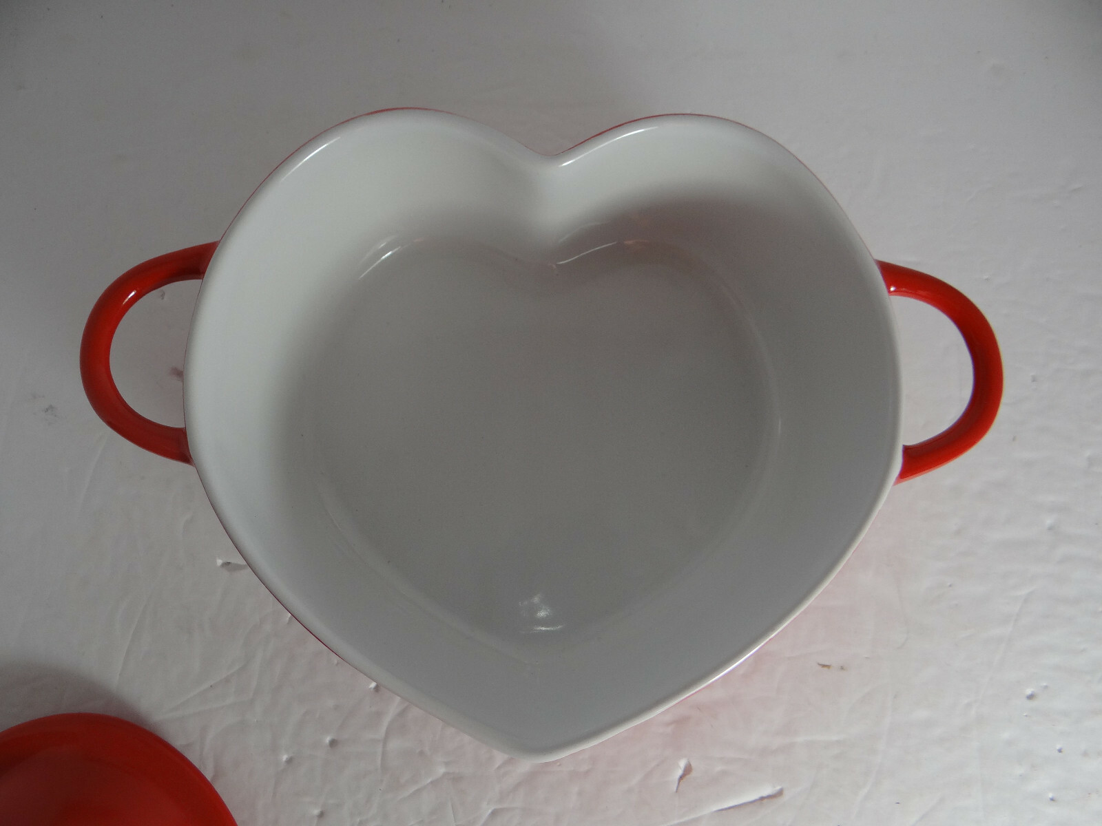 Red Heart Ceramic Covered Casserole Valentine 4 Cups