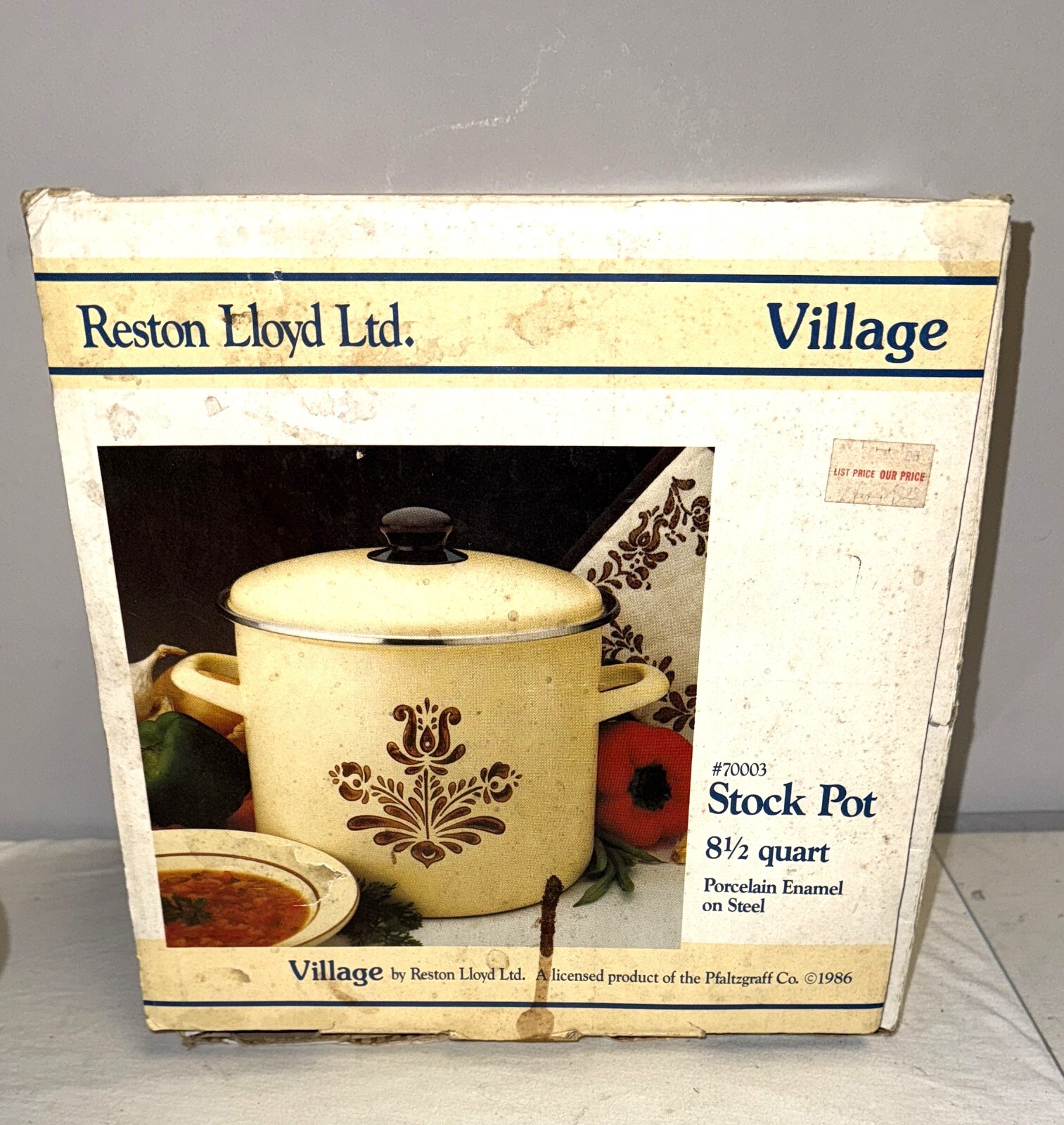 Pfaltzgraff VILLAGE 8 1/2 QUART PORCELAIN ENAMEL STOCK POT W/ BOX