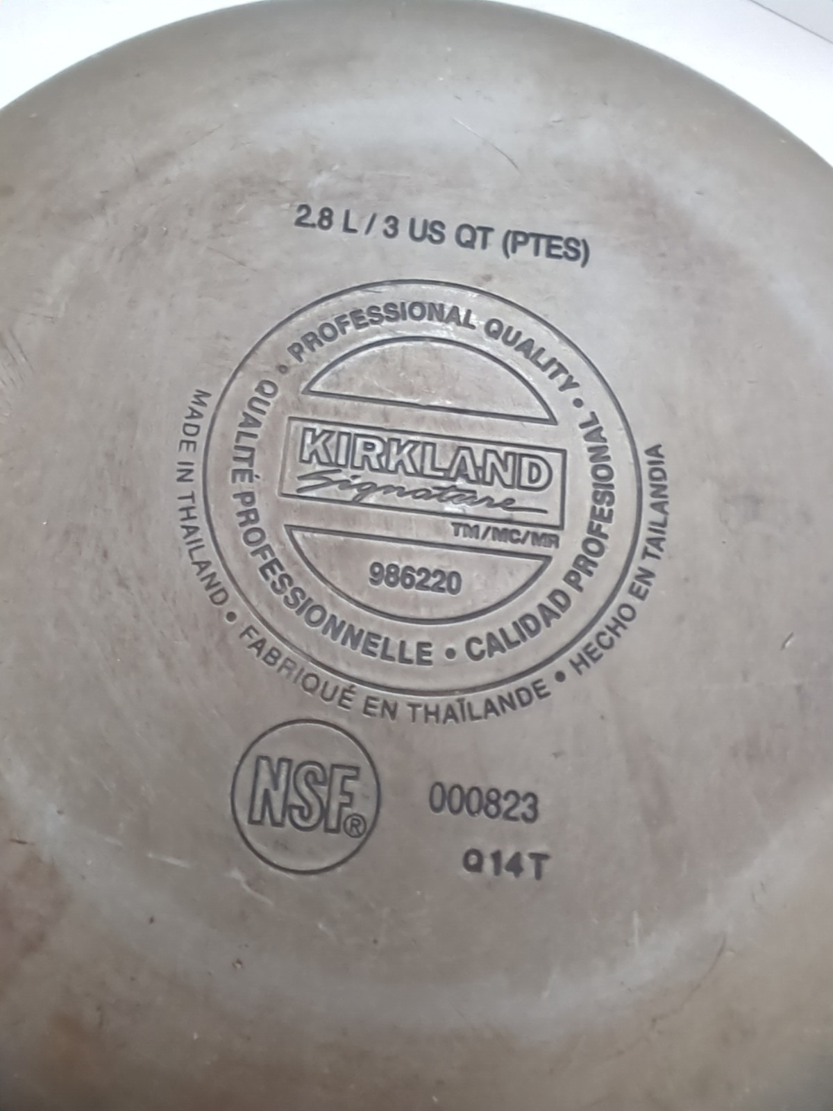 Kirkland Signature 3 qt Non-Stick Aluminum Saucepan & Lid Long Handle