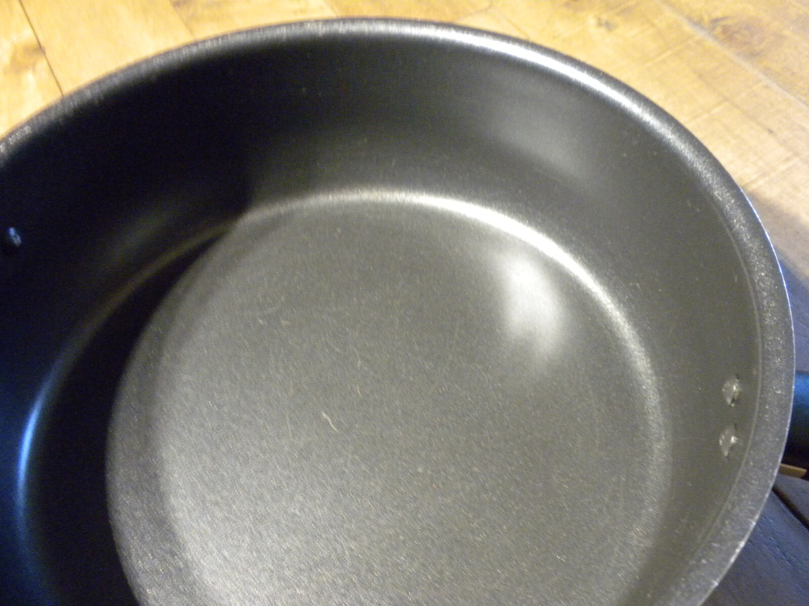 Large 11″ x 3-1/2″ T-Fal Tfal Red 2 Handle Pan With Clear Glass Vent Hole Lid