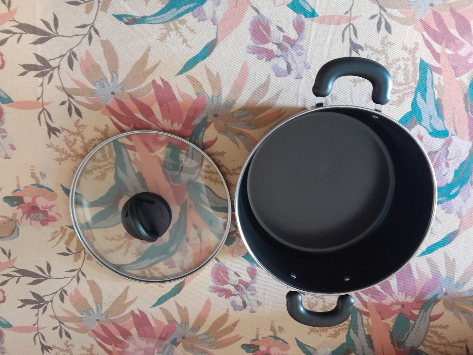 BASIC ESSENTIALS NEW 5 QUART DUTCH OVEN W/ LID MEASURES 8″ X 15″ w/handles & lid