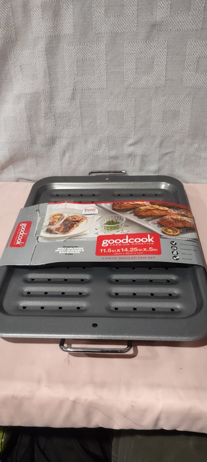Good cook Premium Nonstick 2 Piece Broiler Pan Set used once.