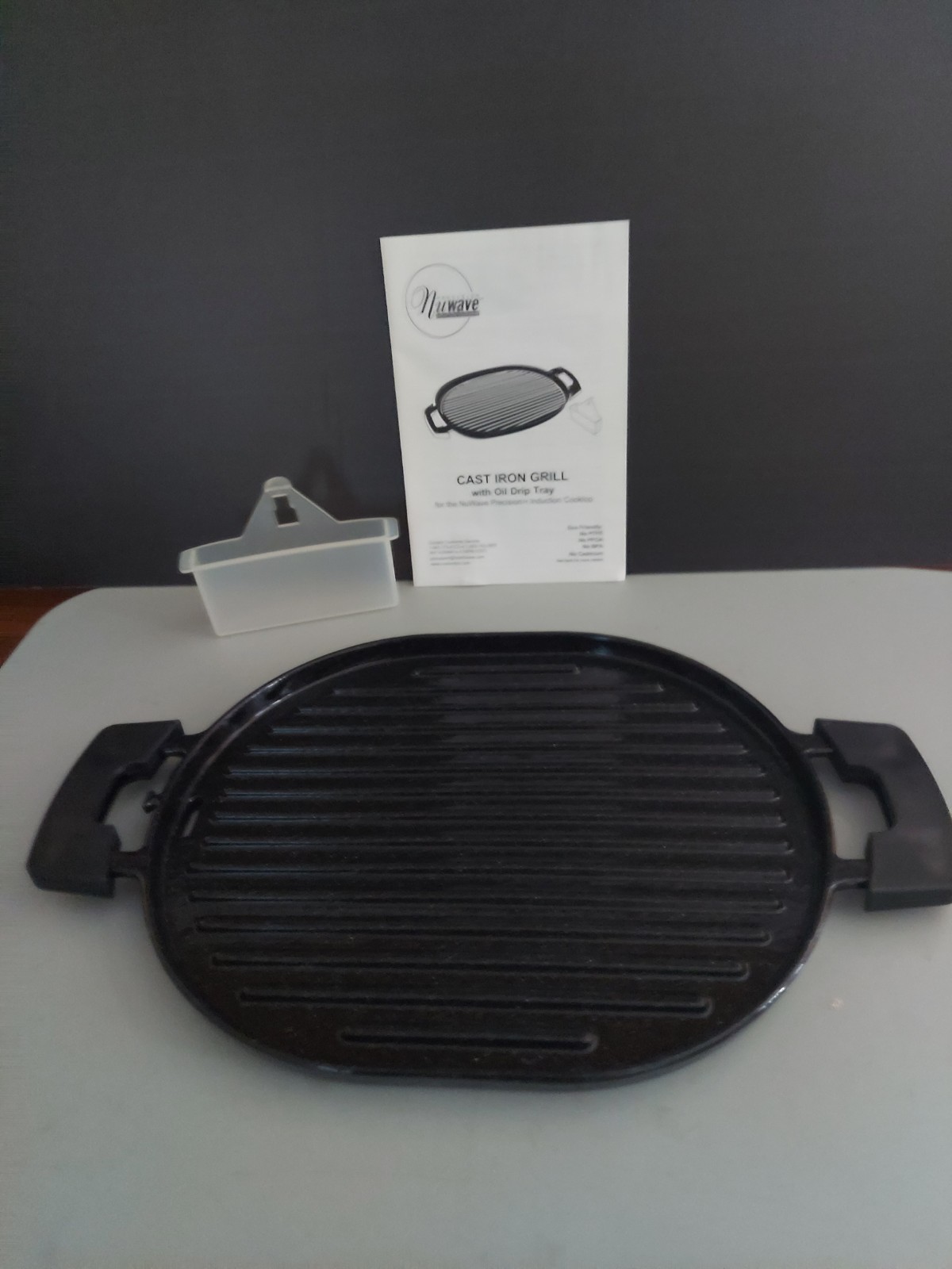 NuWave 2 pcs. Cast Iron Griddle 10.5″ Rd. & Cast Iron Grill #31104A 16.5″L