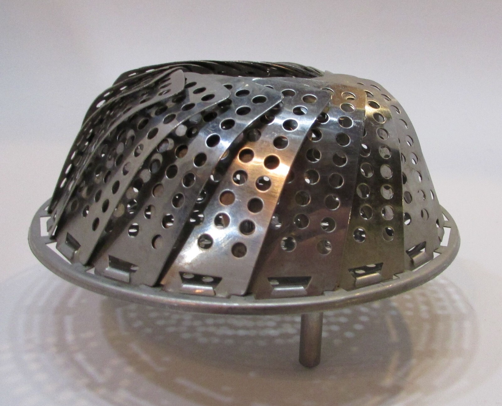 Old 1970s 5″ Adjustable Stainless Steel in Pan Steamer Vintage Strainer Colander