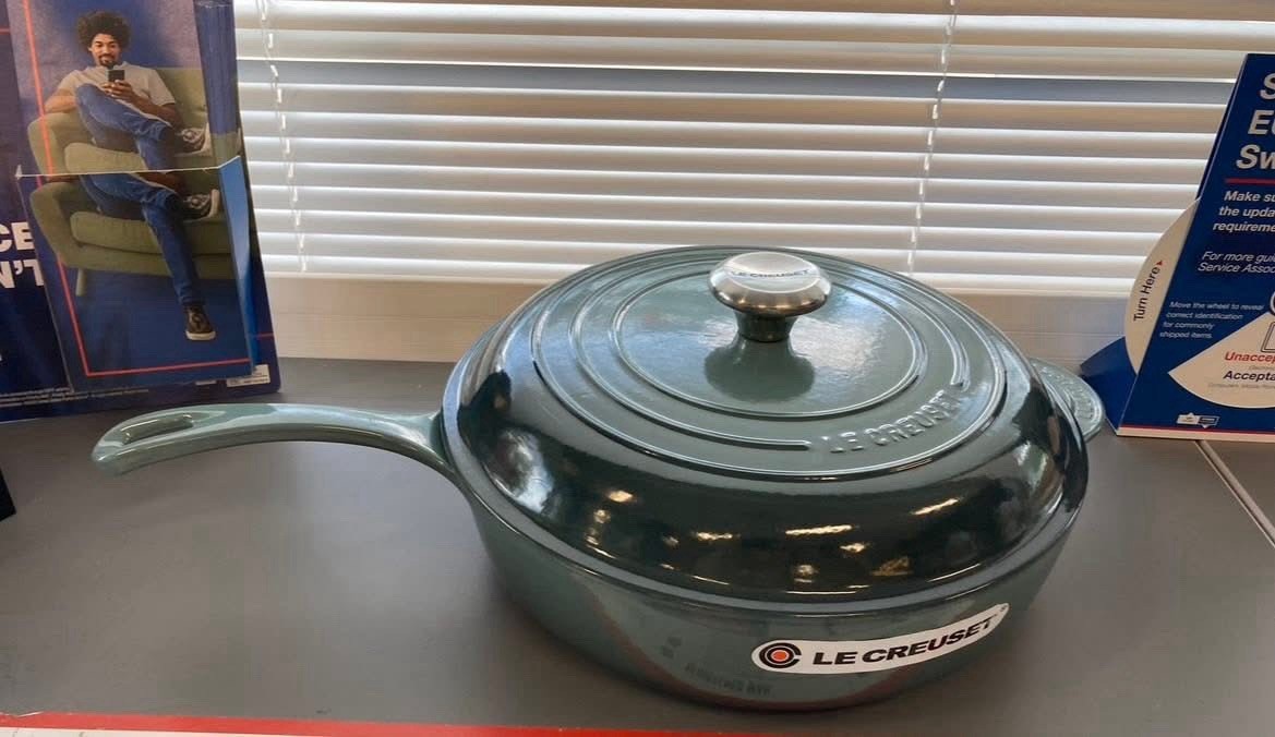 Le Creuset Signature Enameled Cast Iron Deep Sauté Pan 4 1/4-Qt. Ocean Green NEW
