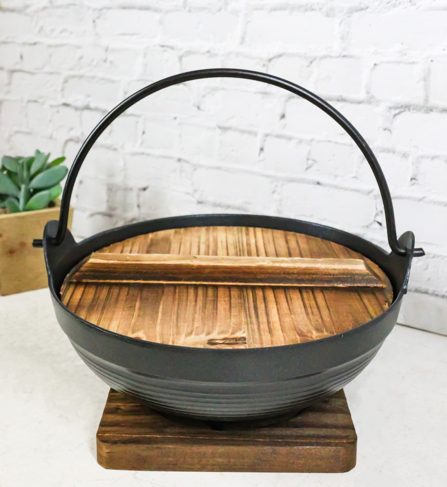 Aluminum Japanese Sukiyaki Shabu Nabe Personal Cooking Hot Pot With Trivet 8″D