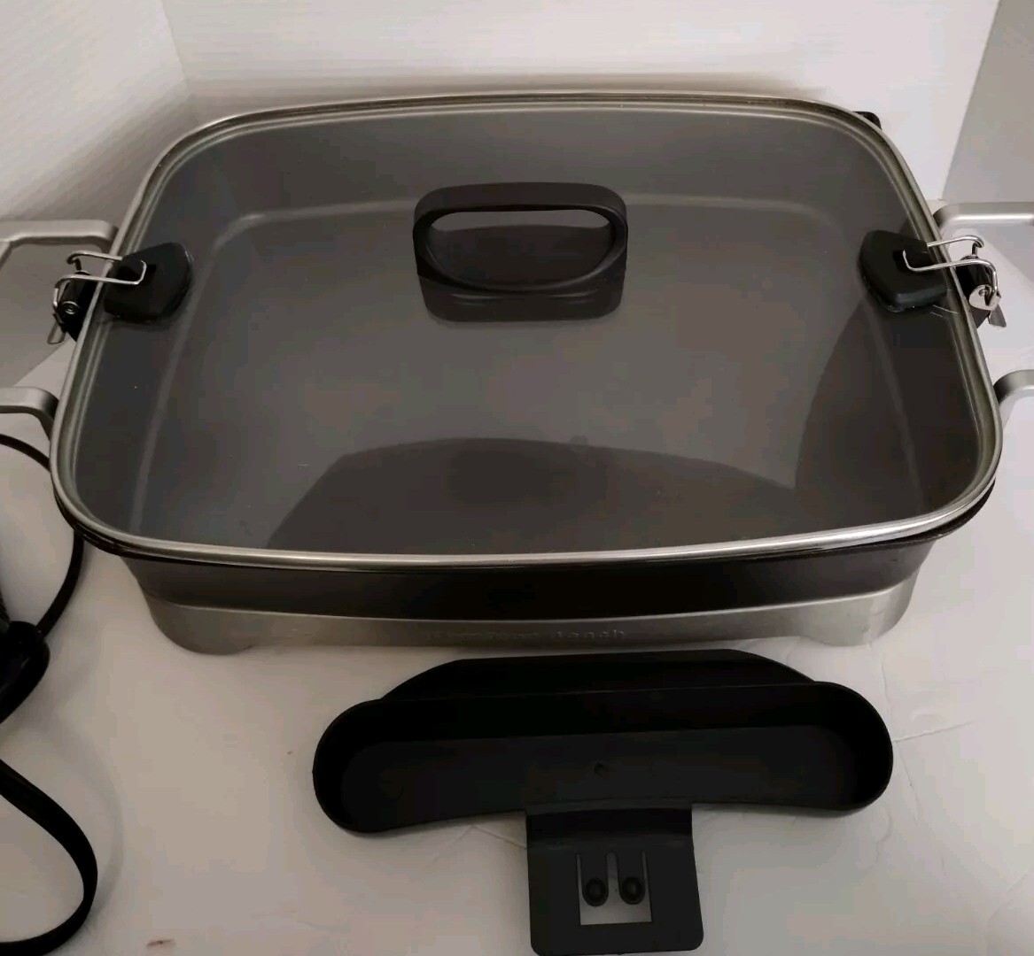 West Bend 15″ X12″Inch 2″X 3/4″ Deep,Non-stick Electric Skillet In Great Cond.