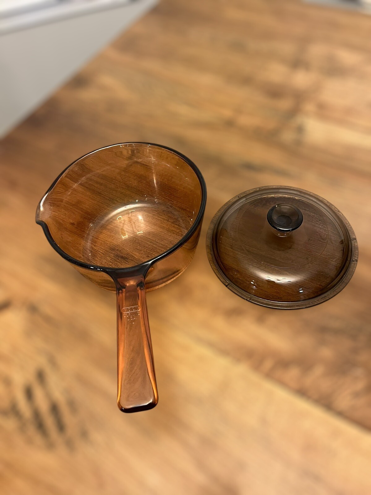 CORNING VISION AMBER 1 Quart 1 Liter Handle SAUCEPAN w/ Pour Spout & LID vintage