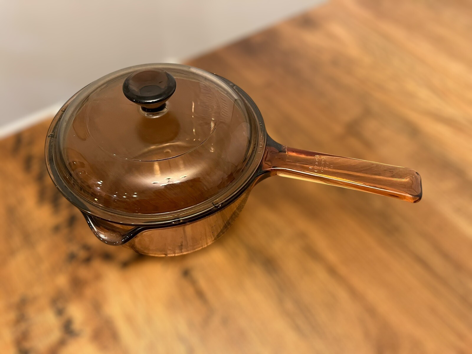 CORNING VISION AMBER 1 Quart 1 Liter Handle SAUCEPAN w/ Pour Spout & LID vintage