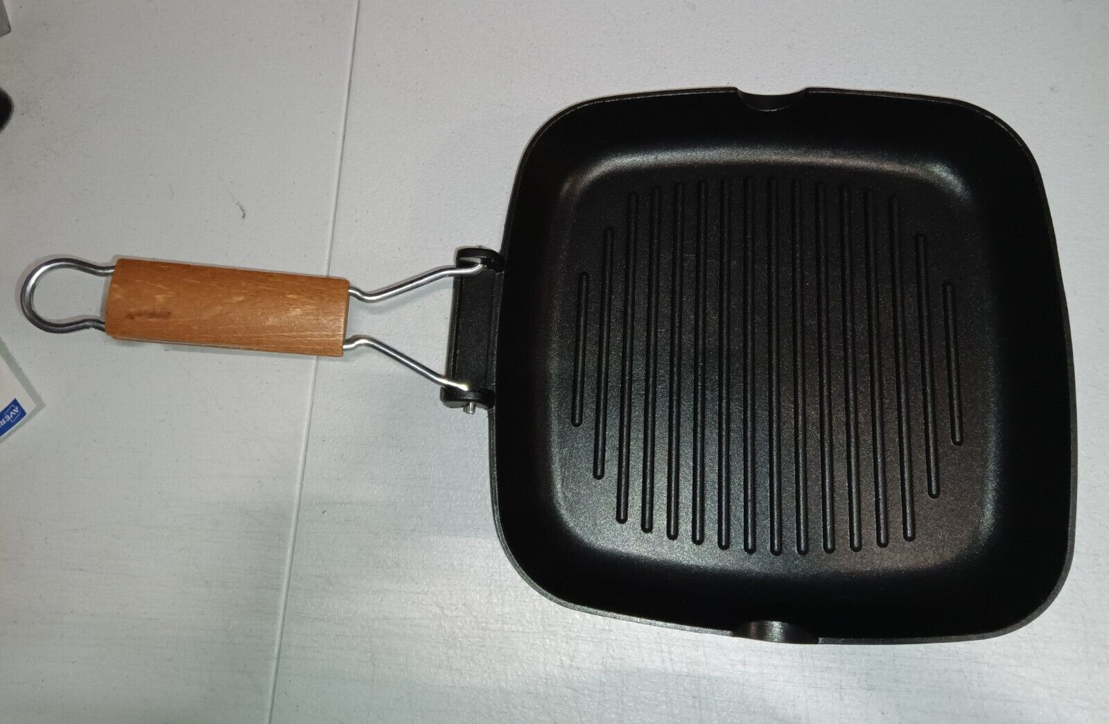 Olympia Grill Pan Die-cast Aluminum Non-Stick Reinforced with Titanium, Folding
