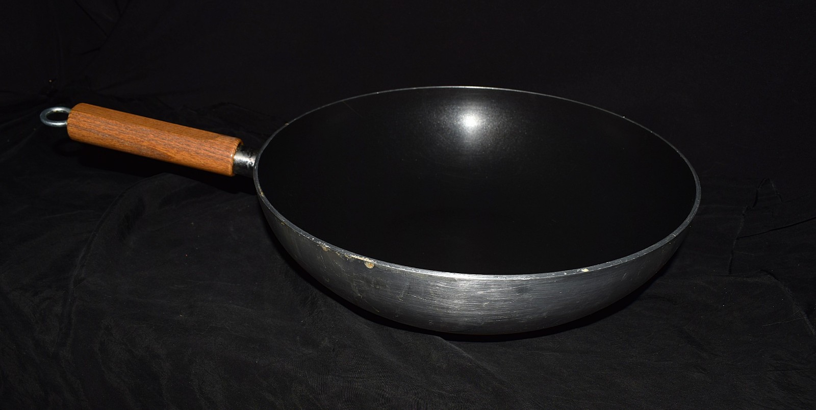 Mirro Aluminum Non-Stick Pan / Skillet ~ 12″ Diameter x 3.5″ Deep ~ No Lid