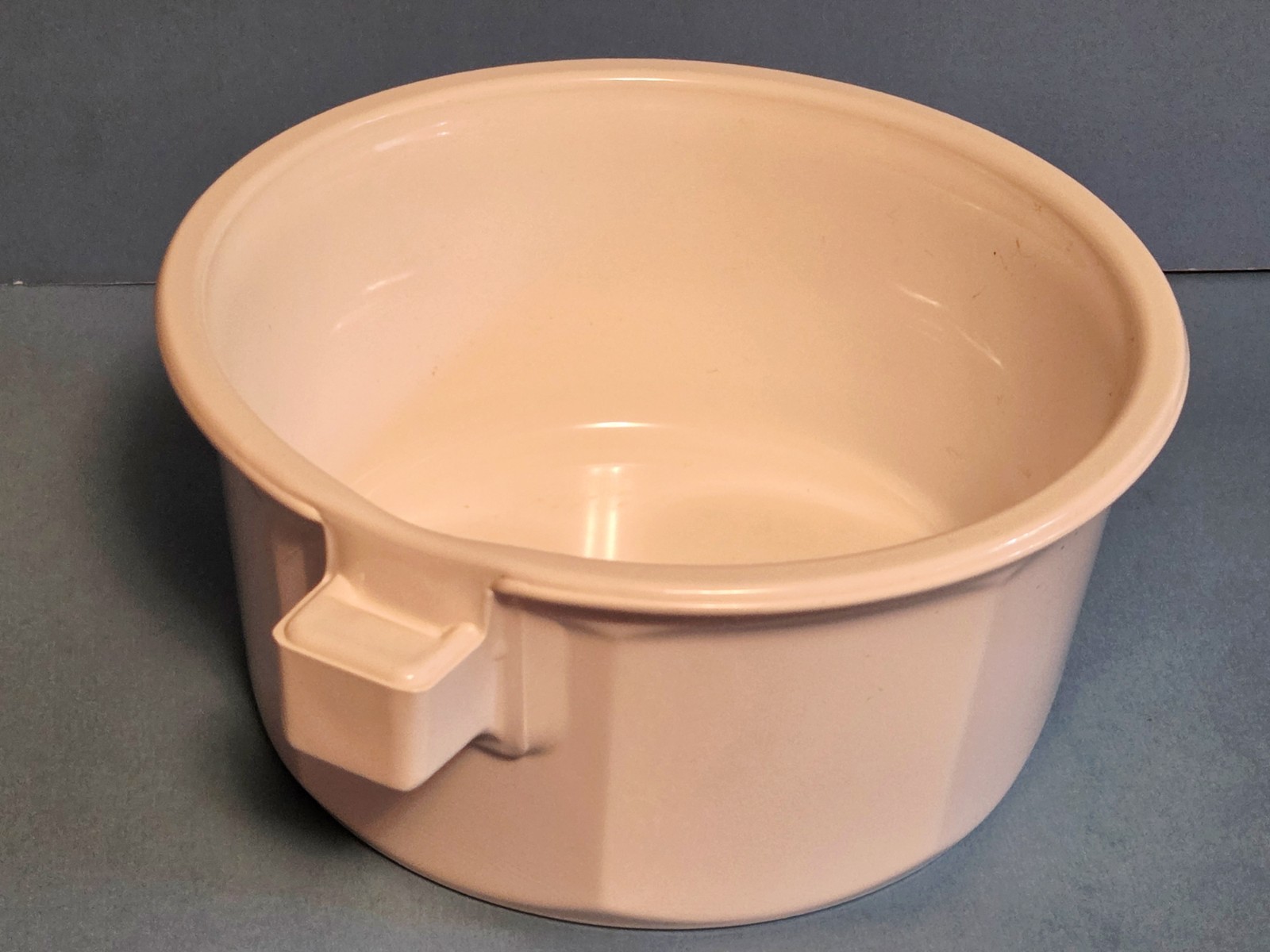 Princess House Nouveau White Ceramic Rd 1 Quart Saucepan w/ Glass & Plastic Lids