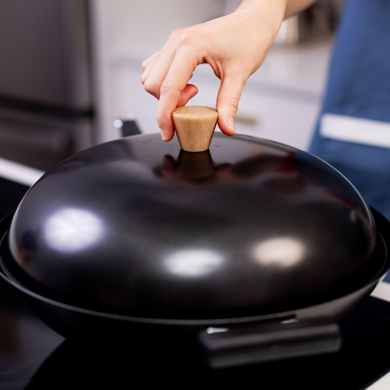 31-0066 13.5-Inch Nonstick Steel Dome Lid for 14-Inch Wok Black