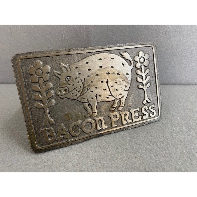 Vintage 1978 Taylor & Ng Cast Iron Bacon Press Pig Design Wood Handle NOS