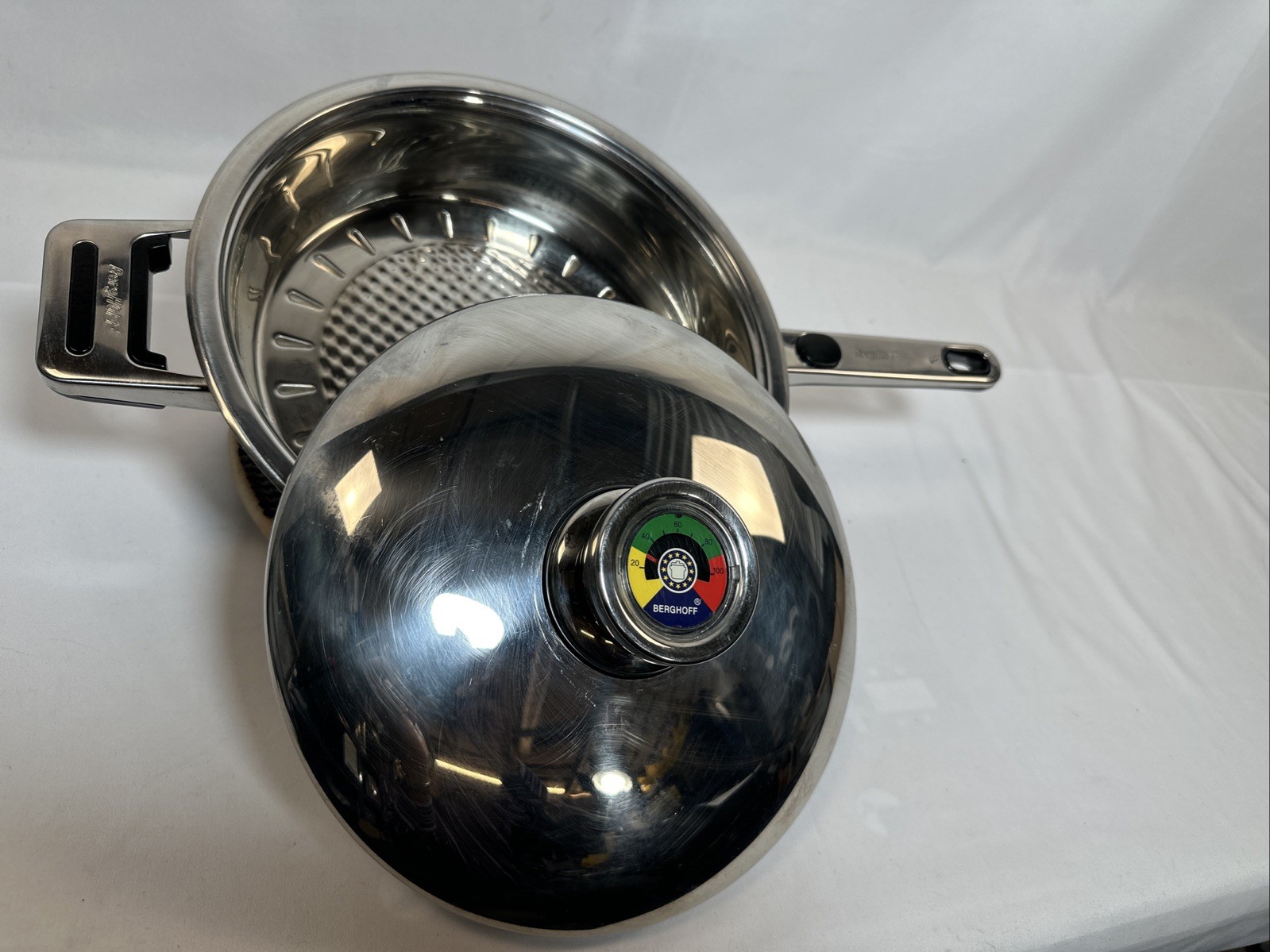 BergHOFF TFK 10 inch 18/10 Stainless frying pan W/“smart thermo knob” lid