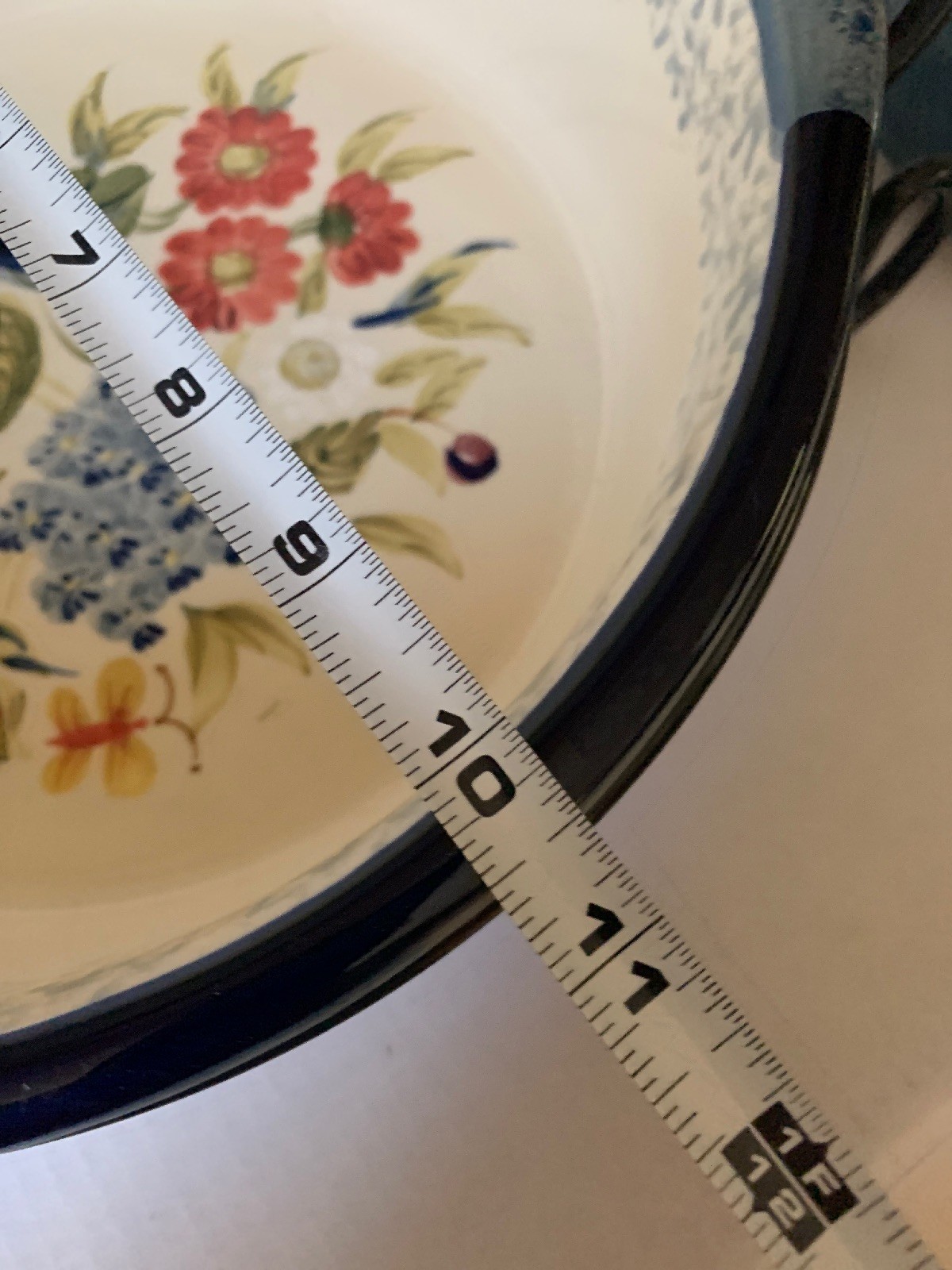 Certified International Pamela Gladding Flora 10-1/2″ Round Baking Dish C-11