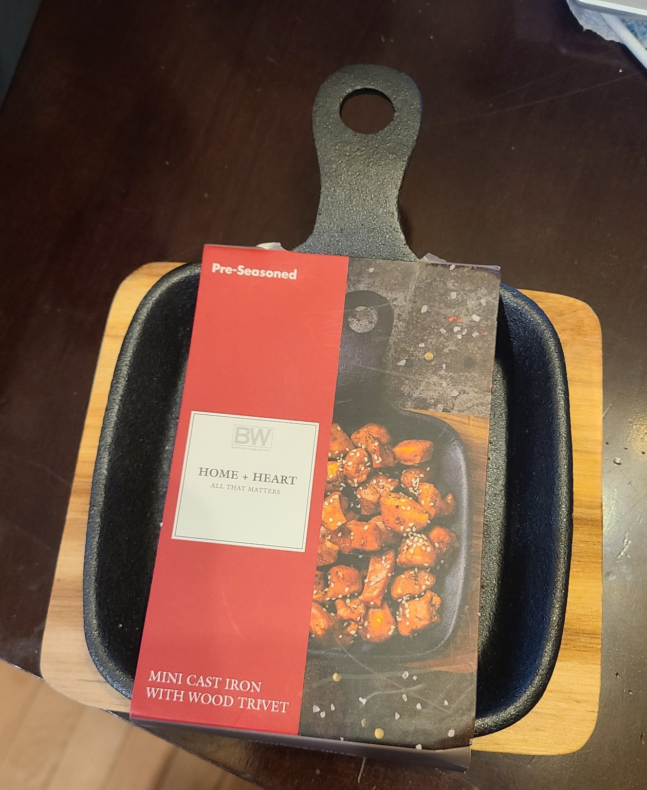 Boston Warehouse 6.7″ Cast Iron Skillet w/ Wood Trivet