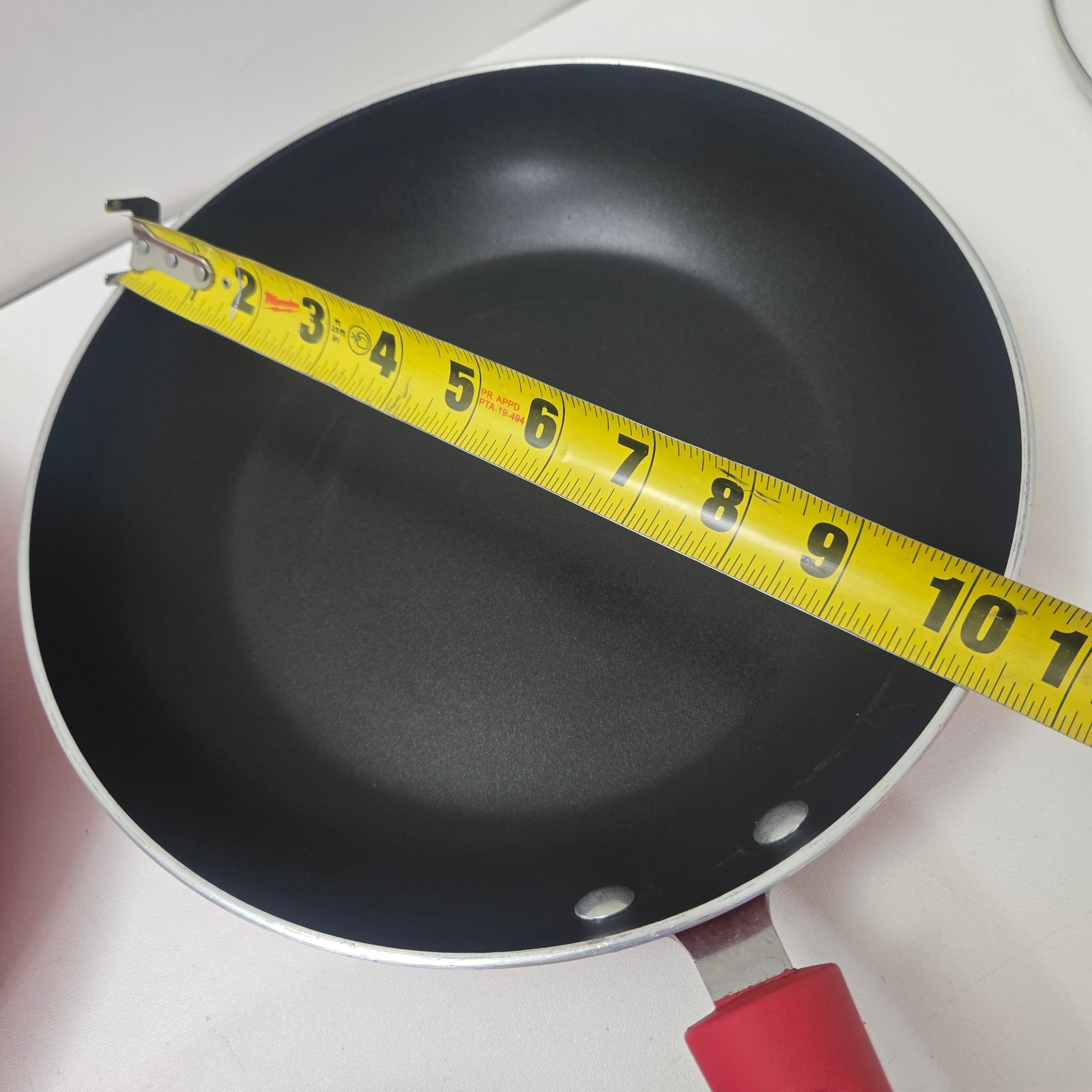 Nonstick Cookware Set 3-Piece Red Aluminum Stay-Cool Handles Skillets